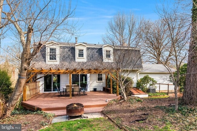 Building Photo - 1700 Chester Mill Rd