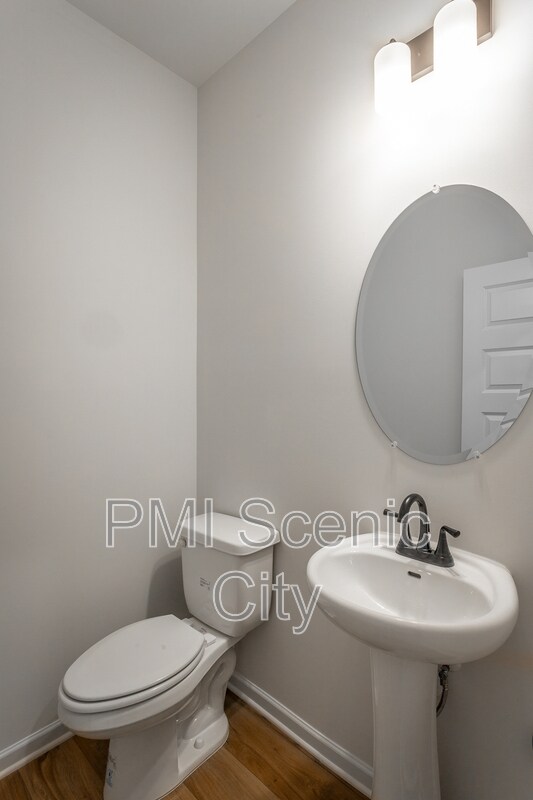 Building Photo - 9437 Cavalier Wy