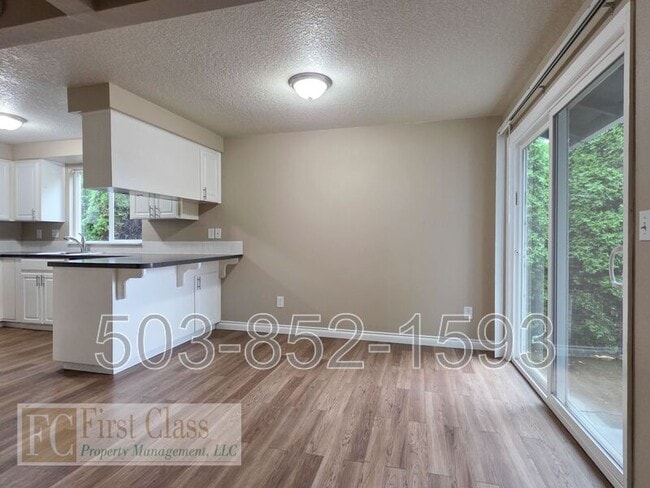 Building Photo - 4325 SE 37th Ave