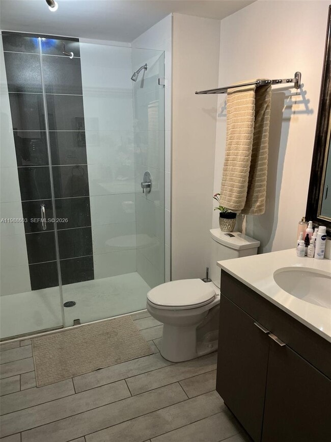 Building Photo - 321 NE 26th St