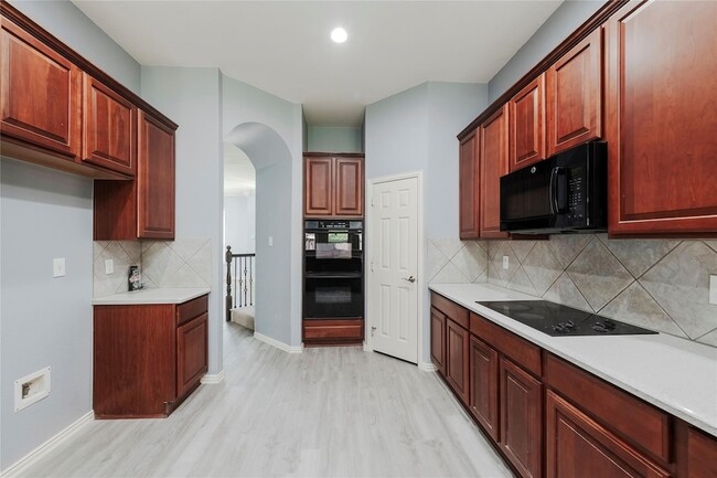Building Photo - 12422 Daimler Dr