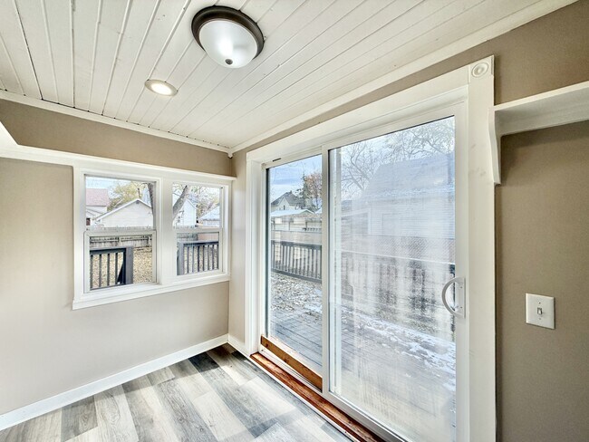 Building Photo - 955 10th St