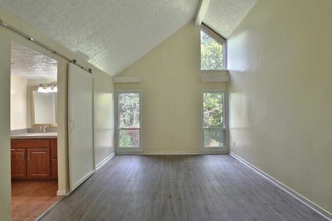 Building Photo - 4966 Wintersong Ln