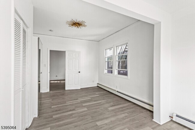 Building Photo - 205 N 16th St