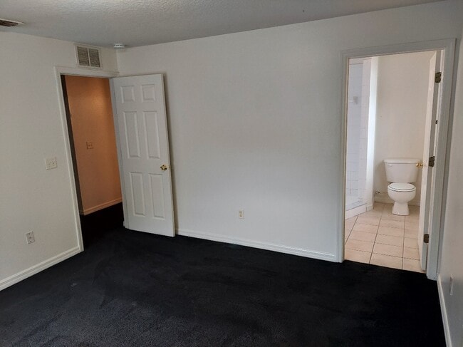 Building Photo - 1000 13th Ave S