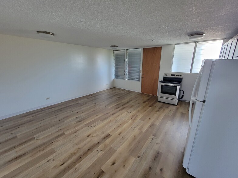 Building Photo - 3175 Waialae Ave