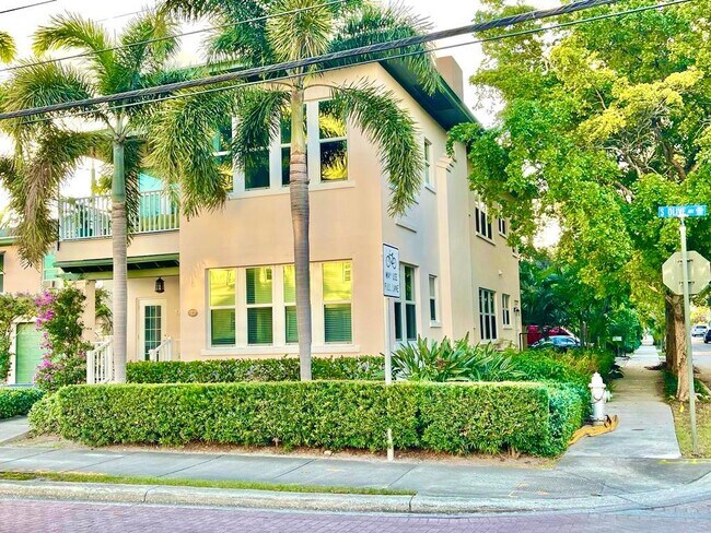 Primary Photo - 1701 S Olive Ave