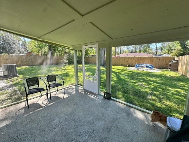 Building Photo - 3 BED | 2 BATH | GATED BACKYARD | TWO CAR DRIVEWAY | DAFFIN PARK