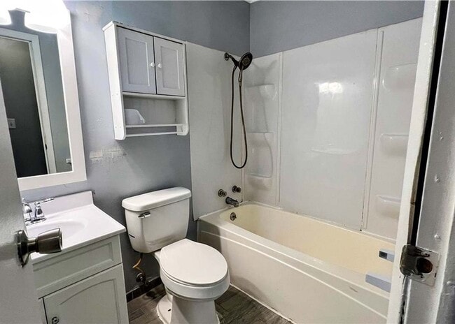 Building Photo - 4 Bedroom 1.5 bath in Argenta Oreana School District!