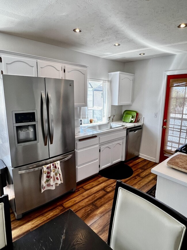 Building Photo - 1009 Tourmaline St