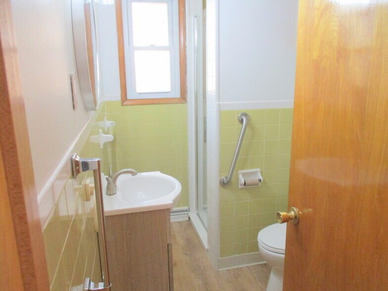 Building Photo - 538 State St