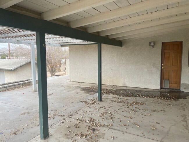 Building Photo - COMING SOON! APPLE VALLEY DESERT KNOLLS 4 ...