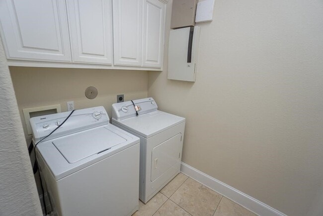 Building Photo - 1319 Alleyan Trail