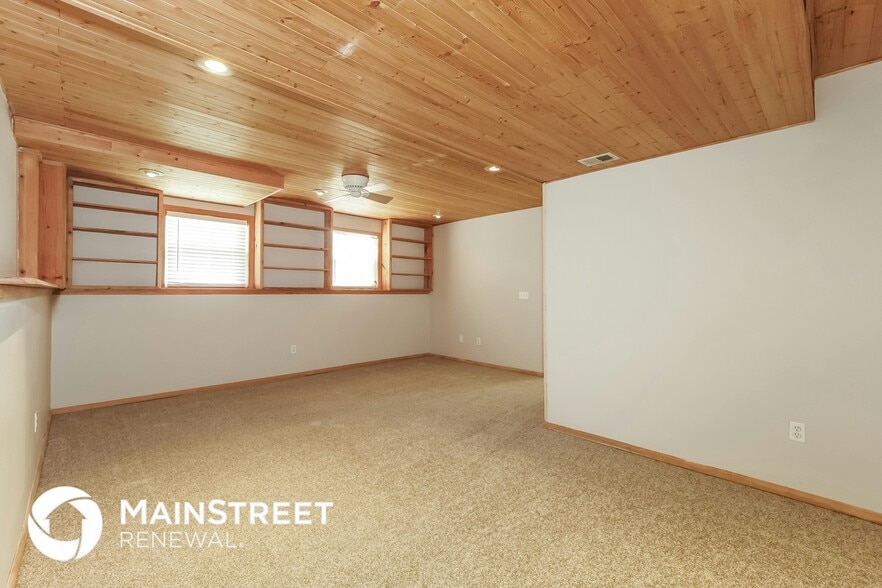 Building Photo - 17320 S Ingrid St