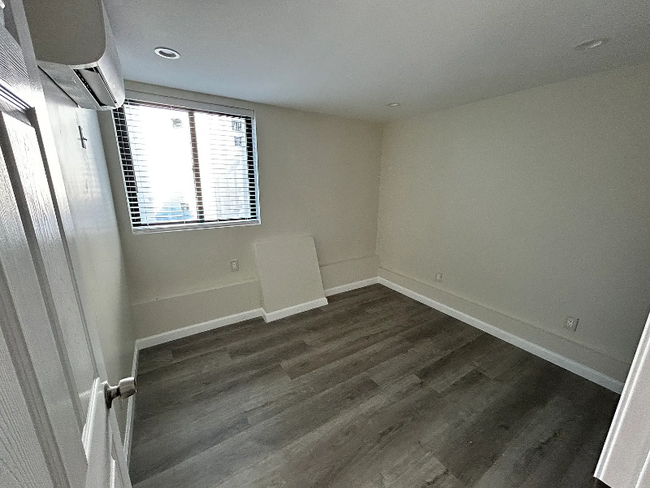 Building Photo - 155 Sickles Ave