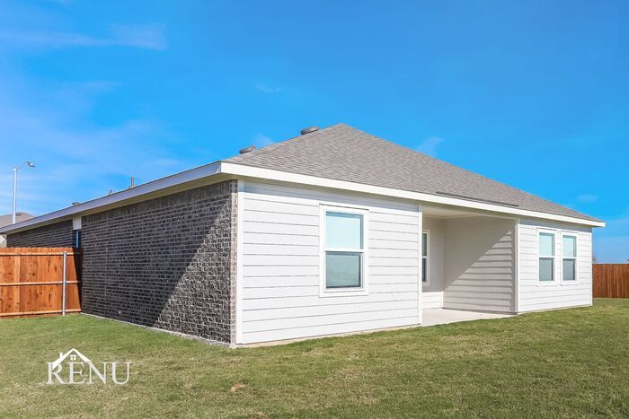 Building Photo - 1740 Escondido Dr