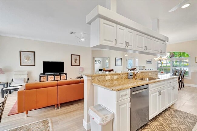 Building Photo - 6738 Peach Tree Creek Rd