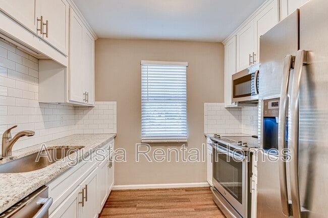 Building Photo - 1402 Johns Rd