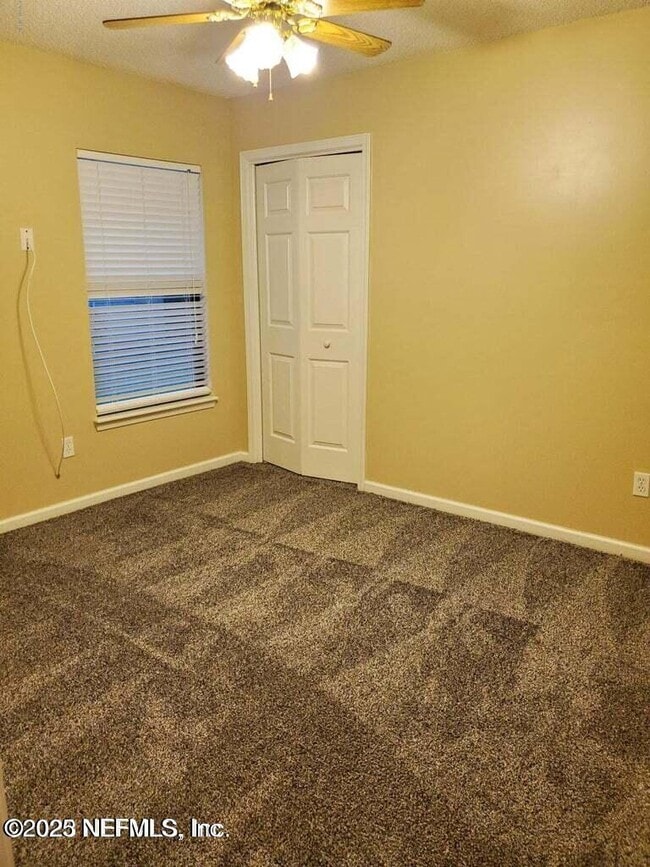 Building Photo - 1058 Waterfall Dr