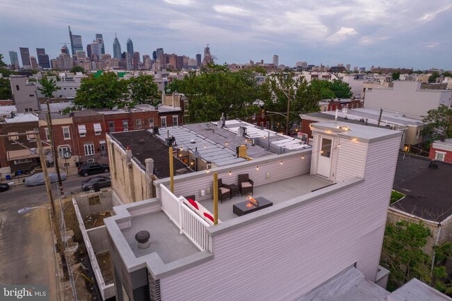 Building Photo - 1513 S Lambert St