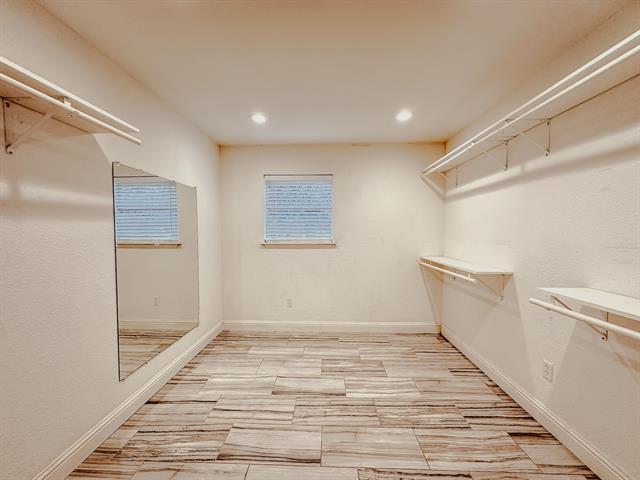 Building Photo - 6600 Lakeside Dr