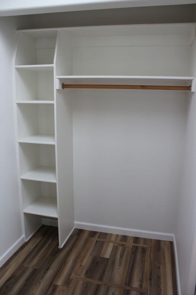 Building Photo - JR2060