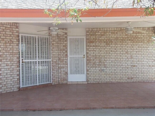 Building Photo - 7680 Dianjou Dr