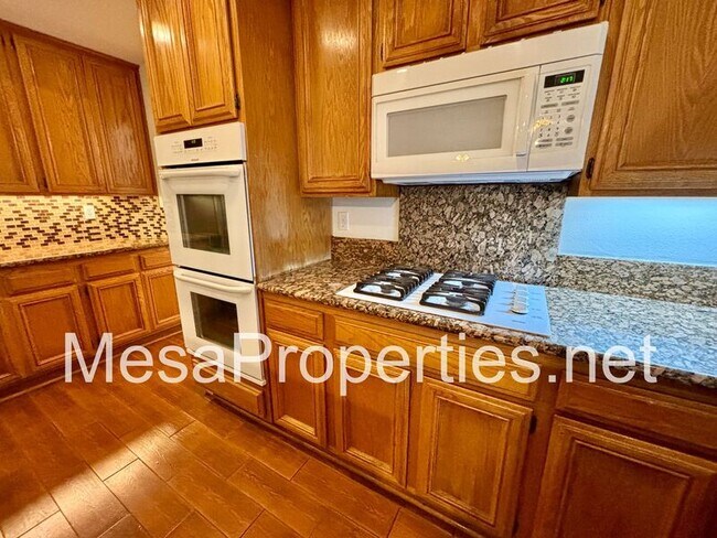 Building Photo - 3707 S Mustang Dr