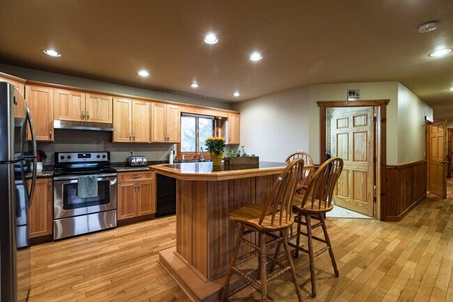 Building Photo - dschase