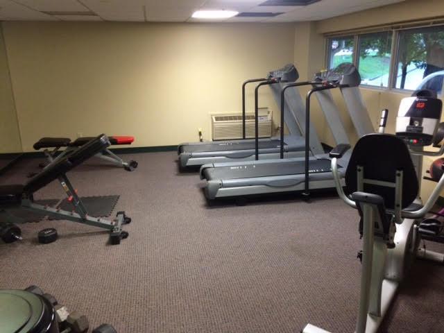 Building Photo - 900 19th Ave S