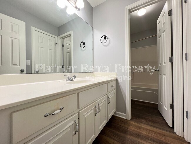 Building Photo - 791 Glenns Farm Way