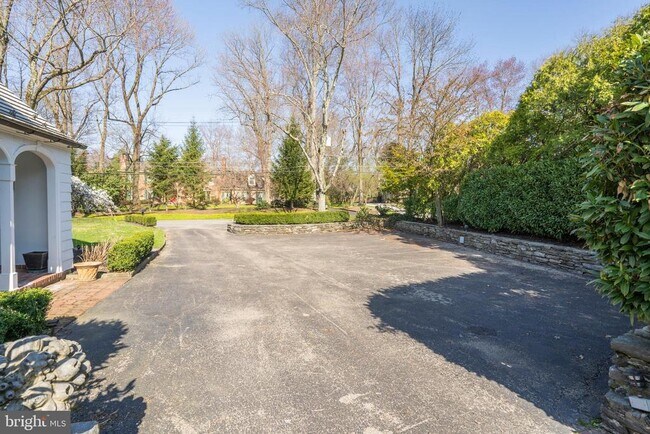Building Photo - 601 Harriton Rd