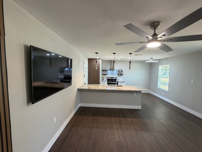 Building Photo - Spacious 3-Bedroom Home for Lease in Established Hurst Neighborhood