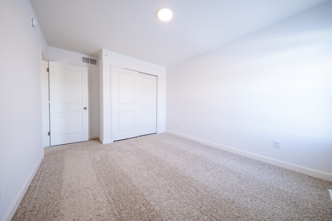 Building Photo - 2255 Tyrone Dr