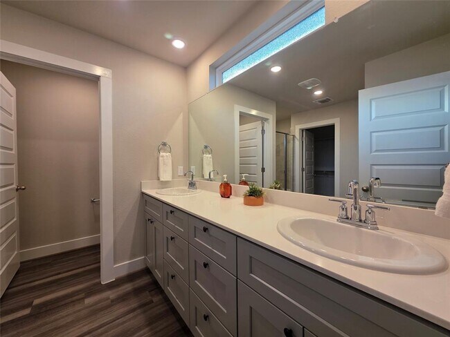 Building Photo - 7402 Taylor Knoll Ct