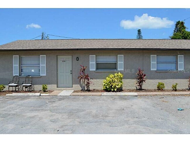 Building Photo - 3 Bedroom, 2 Bathrooms Apartment with Water View