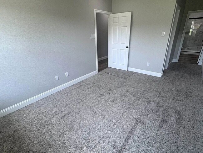 Building Photo - 3211 Bourland St