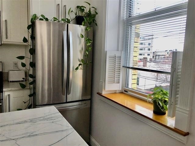 Building Photo - 319 Barrow St