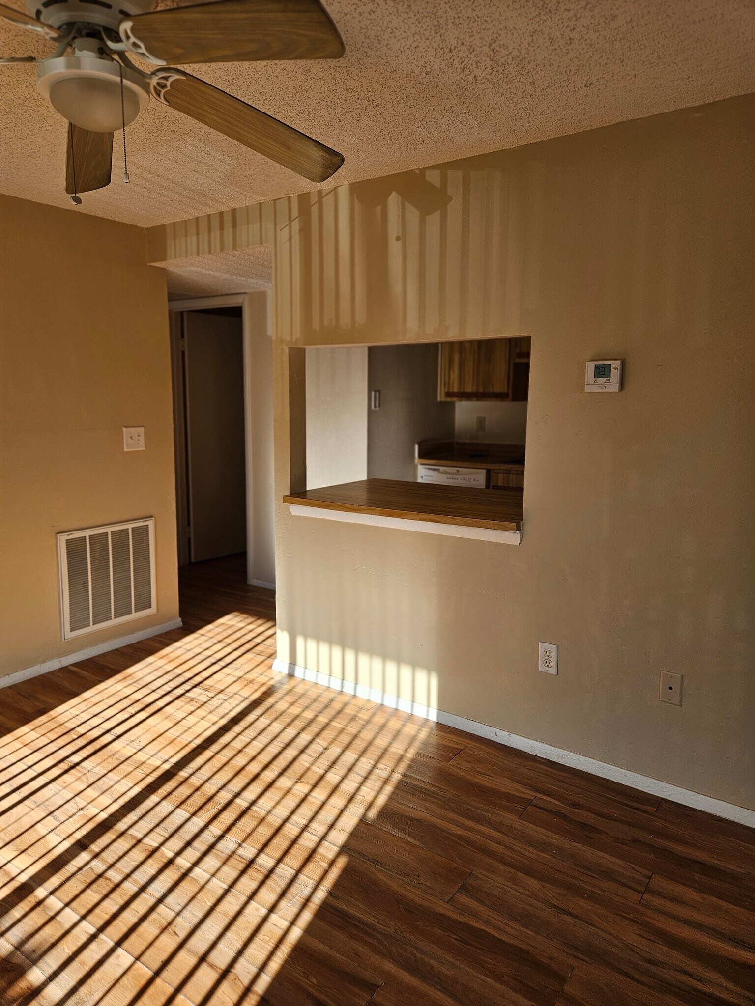 Building Photo - 129 Camphor Cir