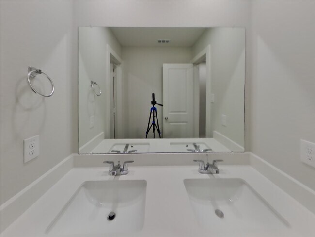 Building Photo - 22633 Terrazzo Dr