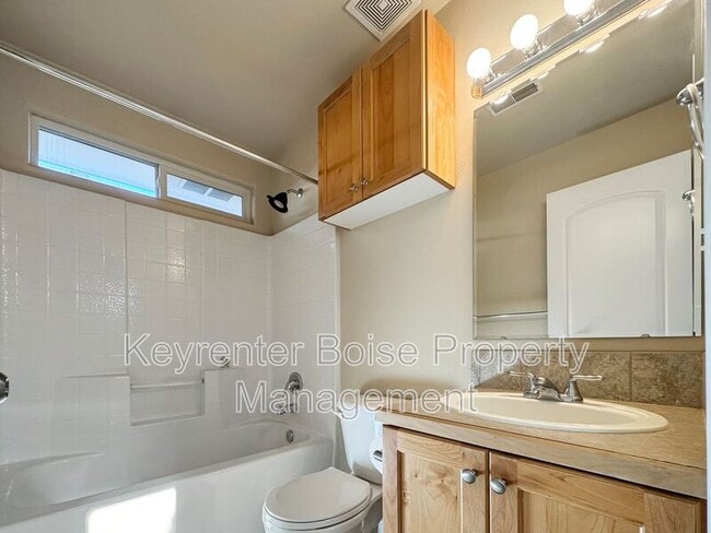 Building Photo - 1838 S Latah St