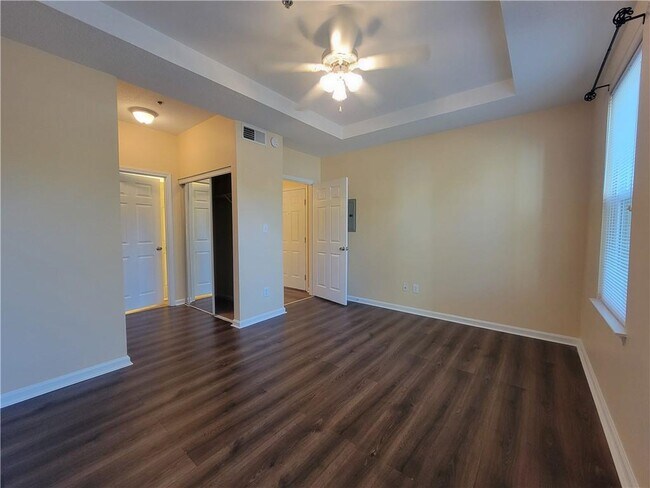 Building Photo - 245 Amal Dr SW