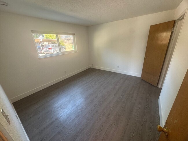 Building Photo - 2340 Villanova Cir