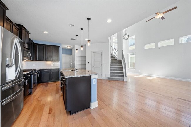 Building Photo - 1406 Casa Dr