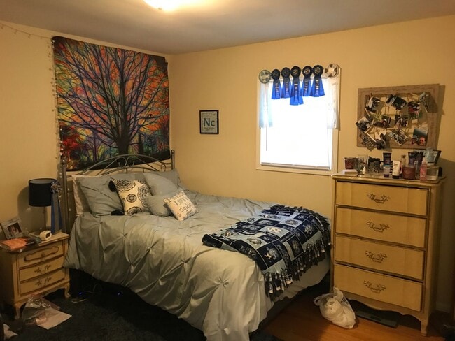 Building Photo - 445 McCauley St