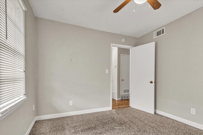 Building Photo - 2228 SW 61st Terrace