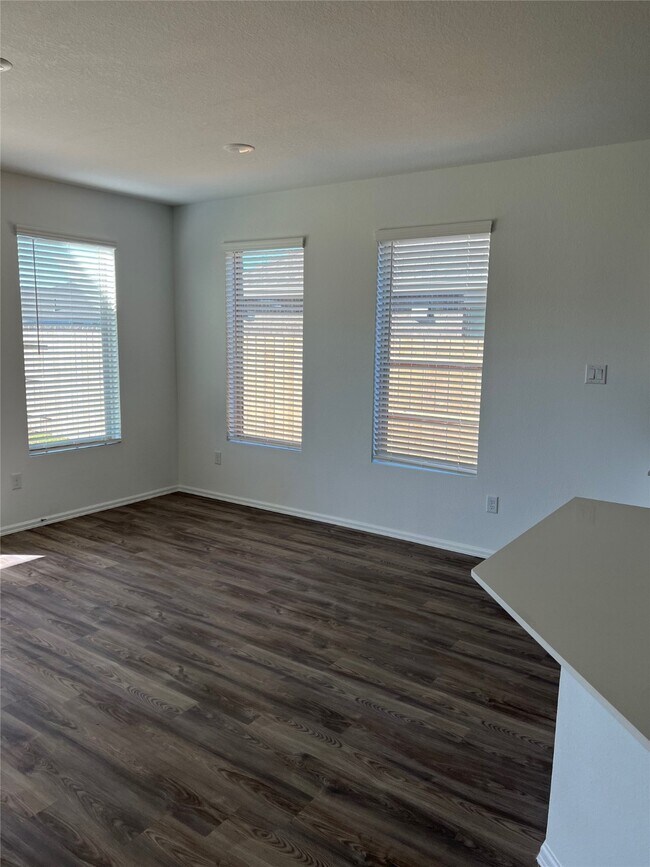 Building Photo - 7419 Bartoncliff Dr