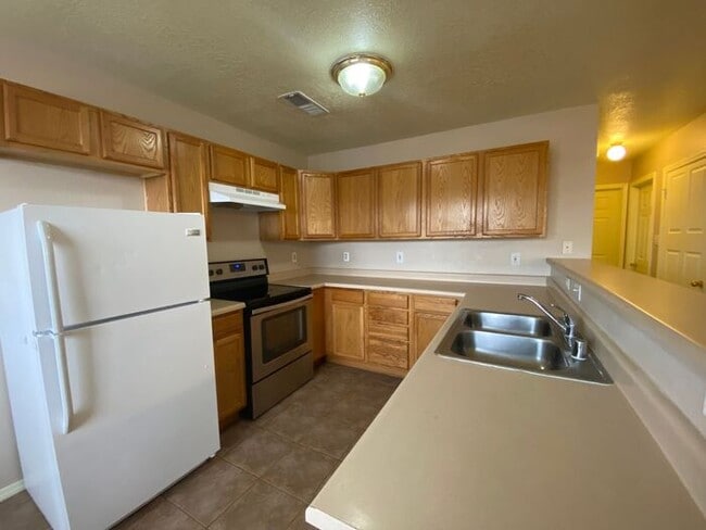 Building Photo - 2BR/1Bath - 4 Plex in Rio Rancho