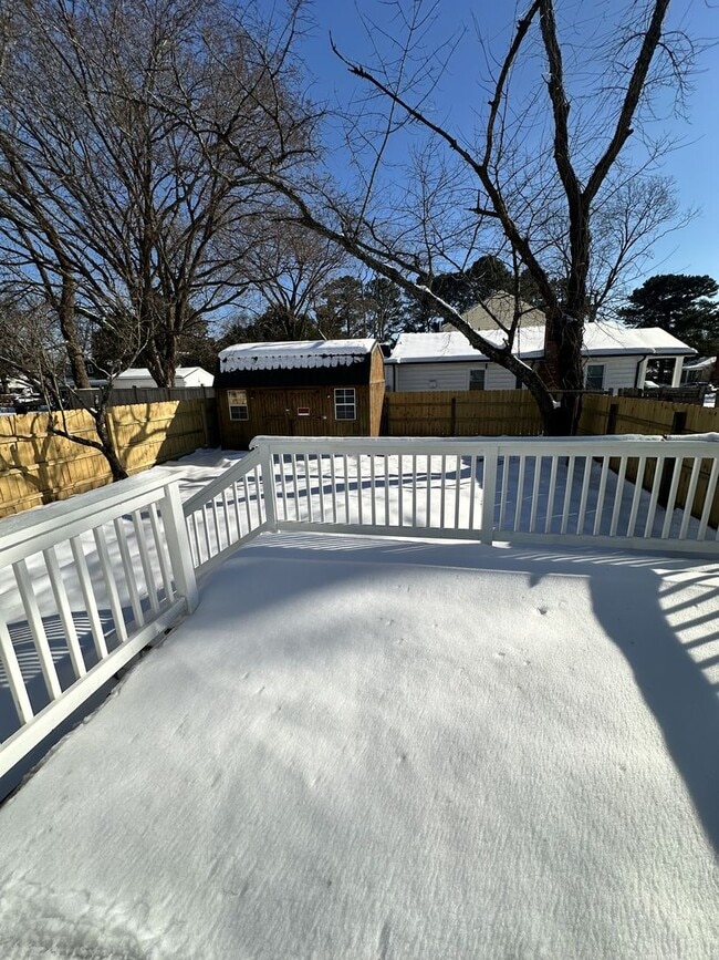 Building Photo - Gorgeous Four Bedroom Completed Upgraded