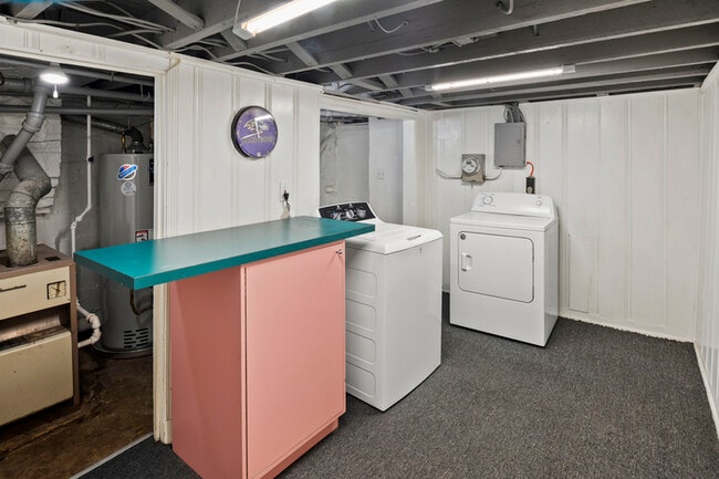 Building Photo - 1109 W 40th St